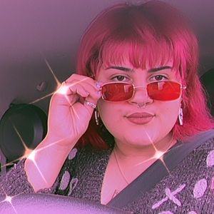 Meet your Posher, Adrianna